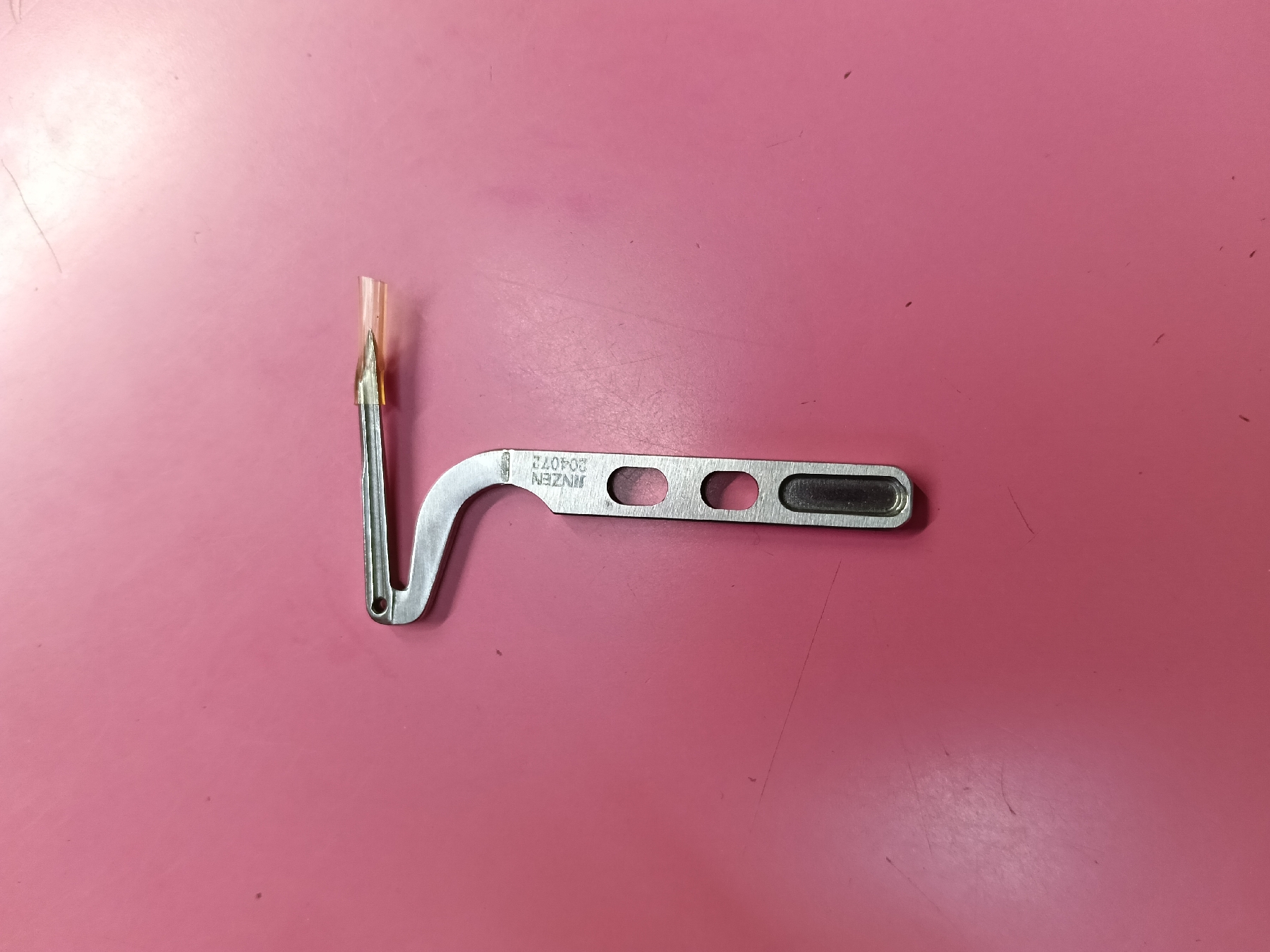 LOWER LOOPER HOLDER 204072