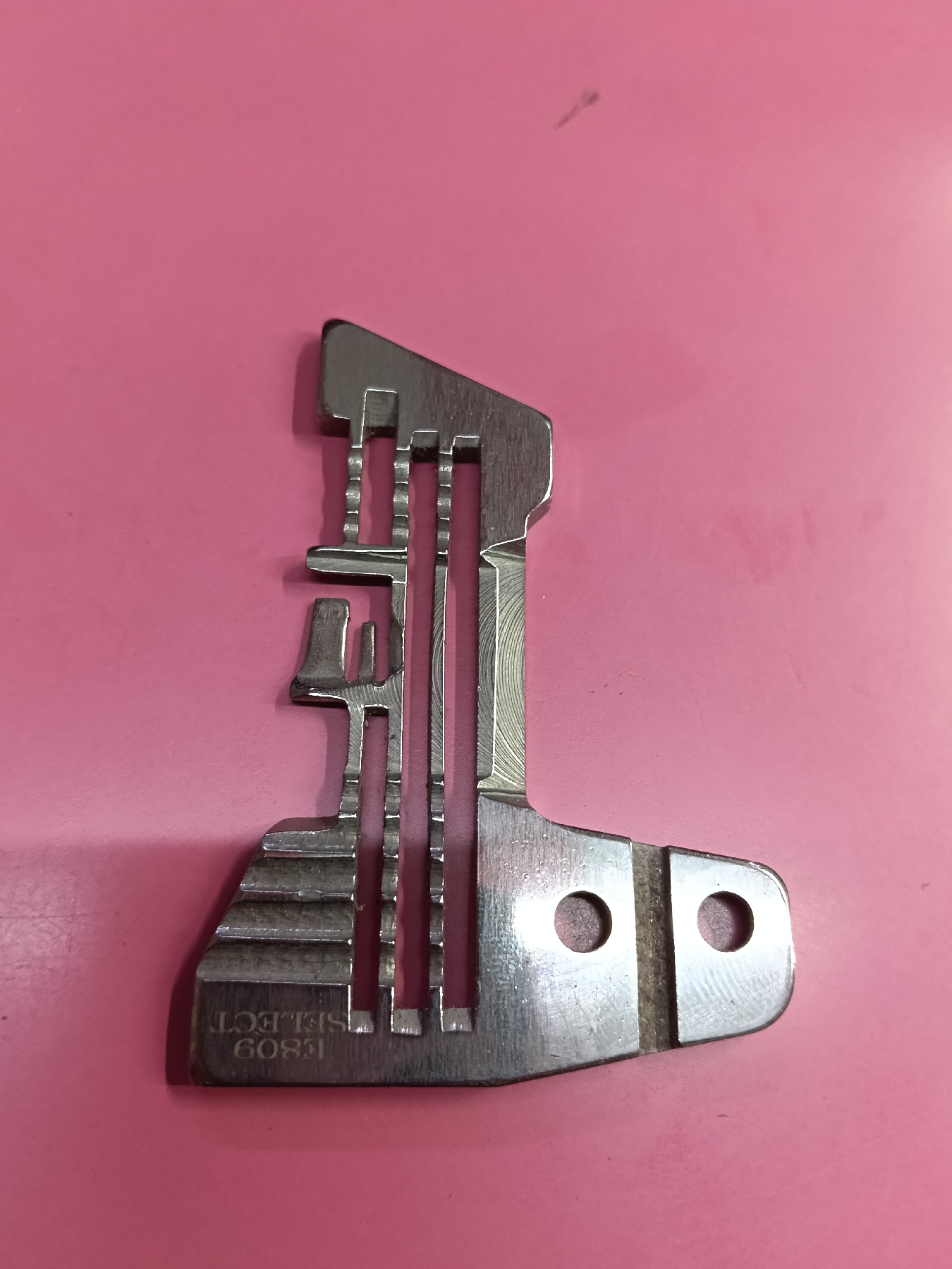 NEEDLE PLATE E809 HX - image 2