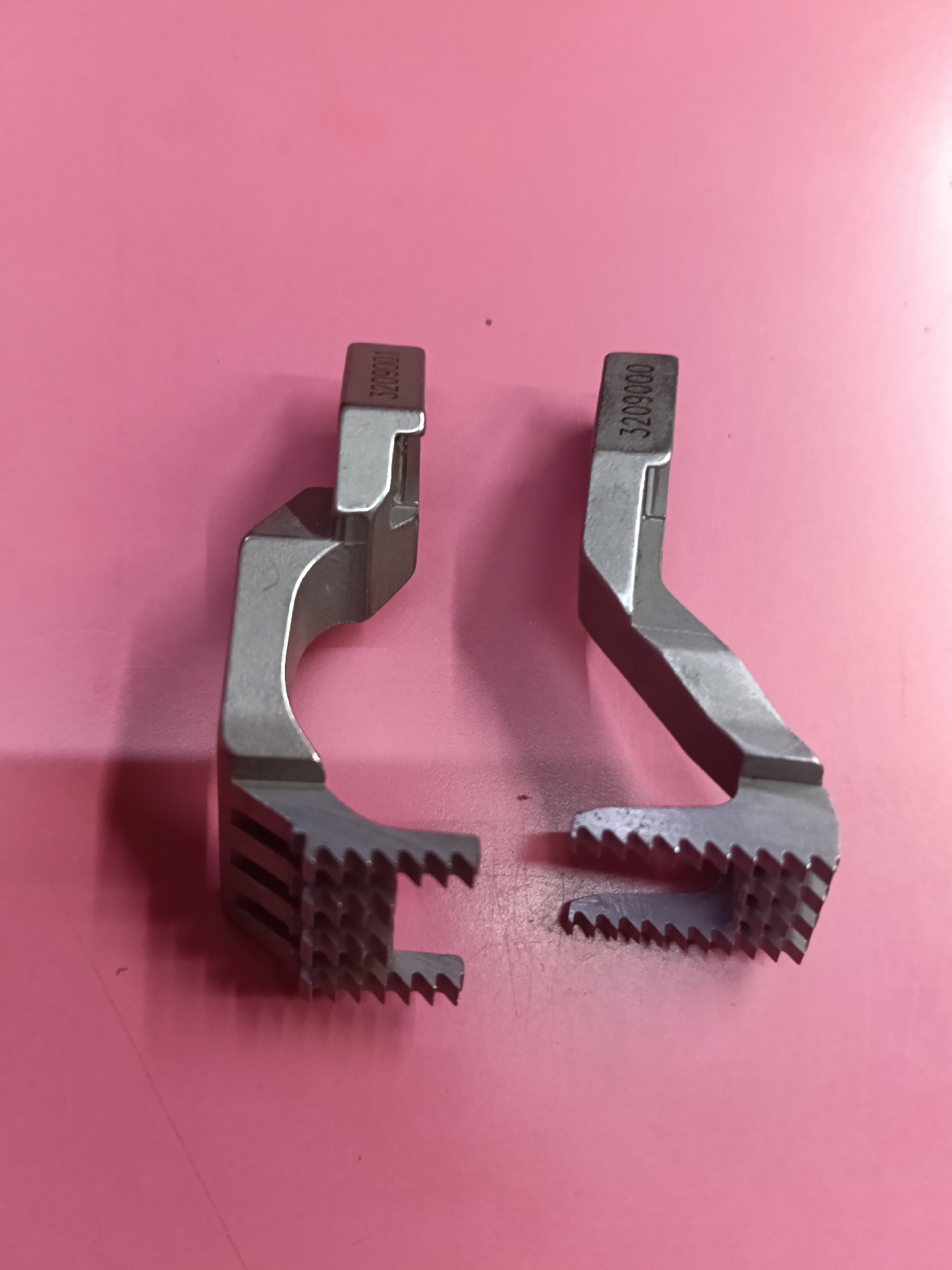 FEED DOG 3209000/3209001 