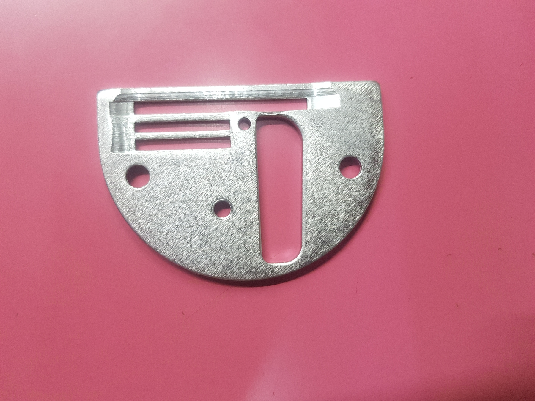 NEEDLE PLATE A10 11703 - image 2