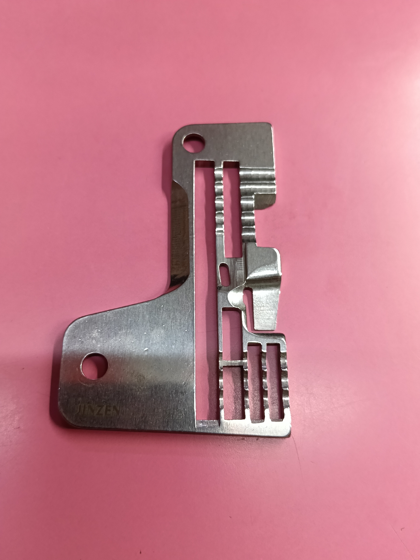 NEEDLE PLATE 204529 - image 2