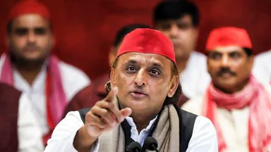 अखिलेश यादव बोले- शंकराचार्य के साथ अधर्म कर रही सरकार