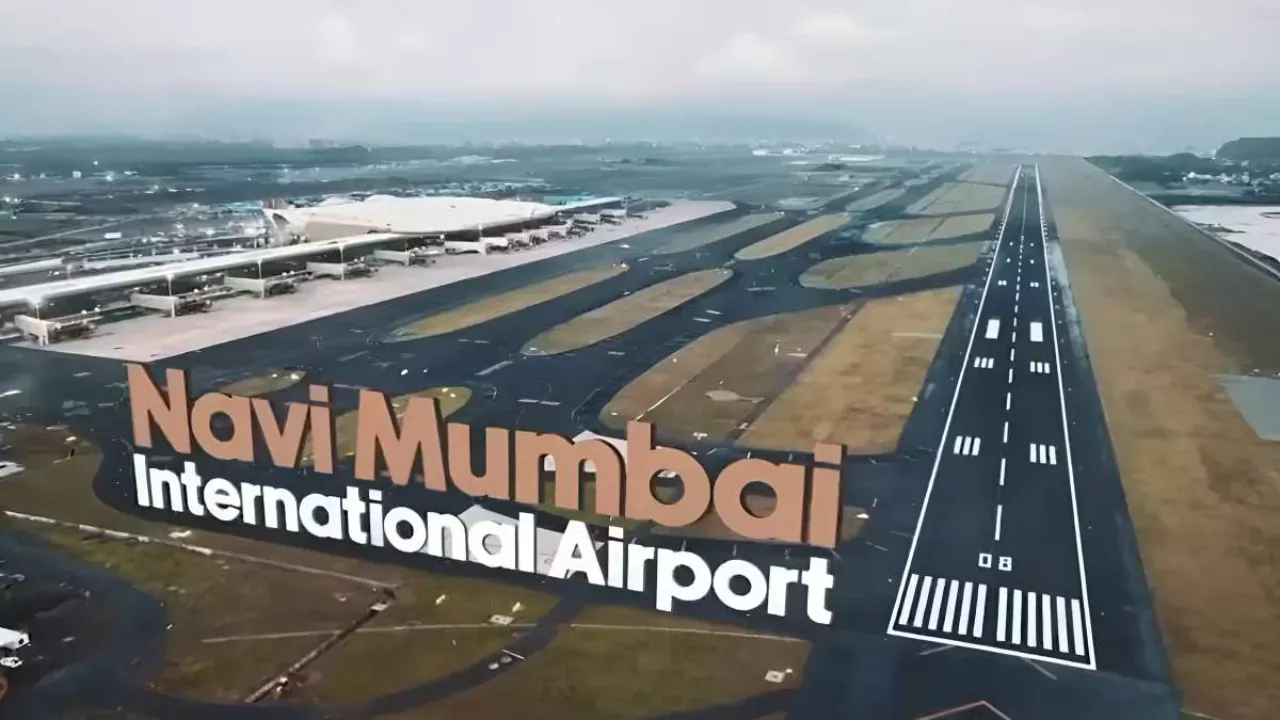 हवाई यात्रियों को क्रिसमस का तोहफा, नवी मुंबई एयरपोर्ट से पहले दिन 4000 यात्रियों ने किया सफर