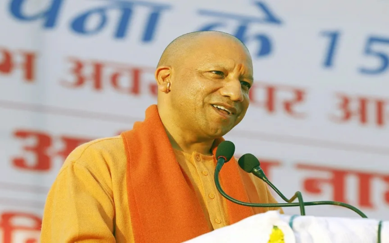 अनूठी पहल- किसानों को पराली के बदले गोवंश खाद दे रही योगी सरकार