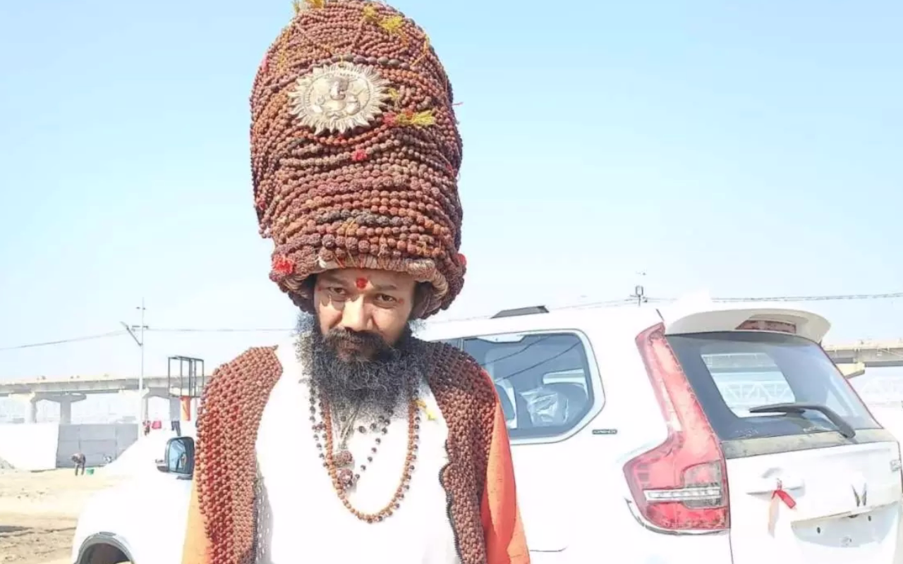 महाकुंभ 2025: 45 किलो के सवा लाख रुद्राक्ष, कठिन साधना, जाने कौन है गीतानंद गिरी महाराज?