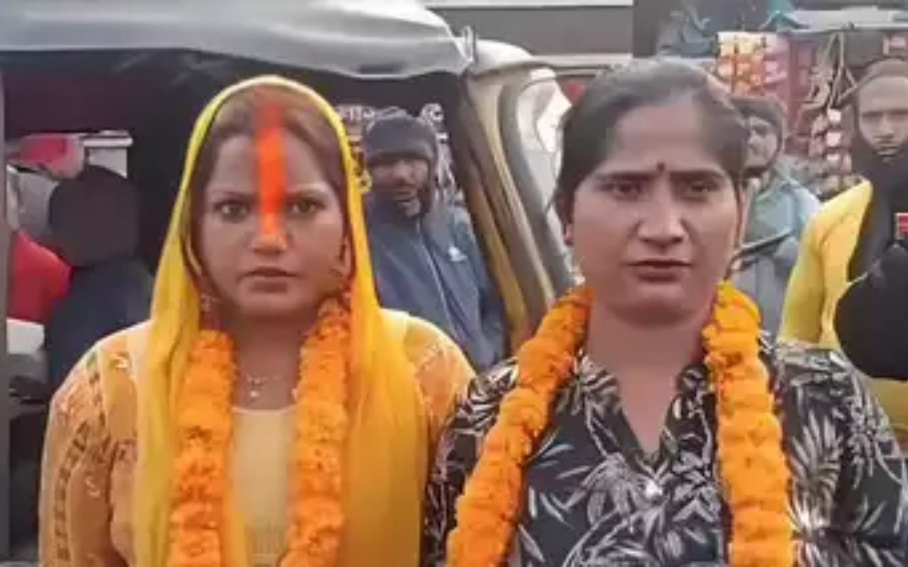 देवरिया की अनोखी प्रेम कहानी, पति को छोड़ 2 महिलाओं ने की आपस मे रचाई शादी, सोशल मीडिया पर हुई थी दोस्ती