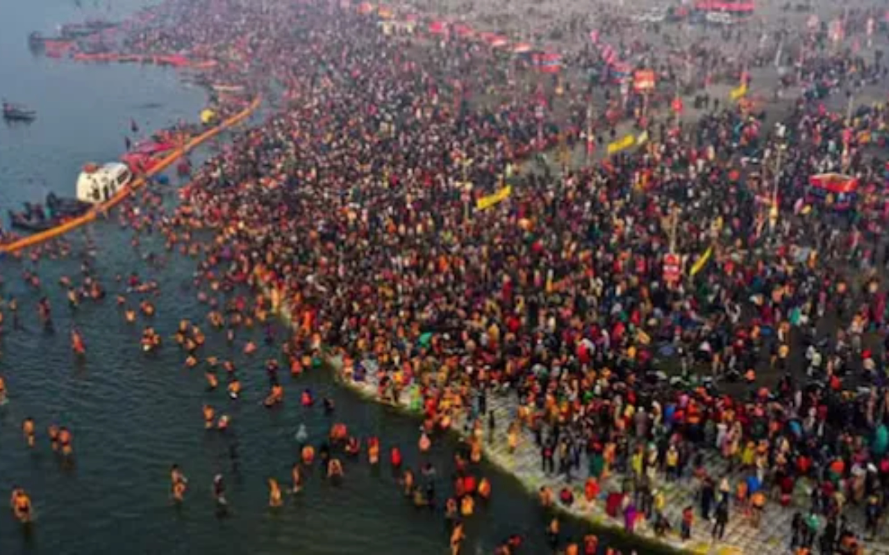 Maha kumbh 2025: पाकिस्तानी श्रद्धालुओं ने लगाई संगम मे डुबकी, बोले- महाकुंभ मे शामिल होने का सौभाग्य मिला