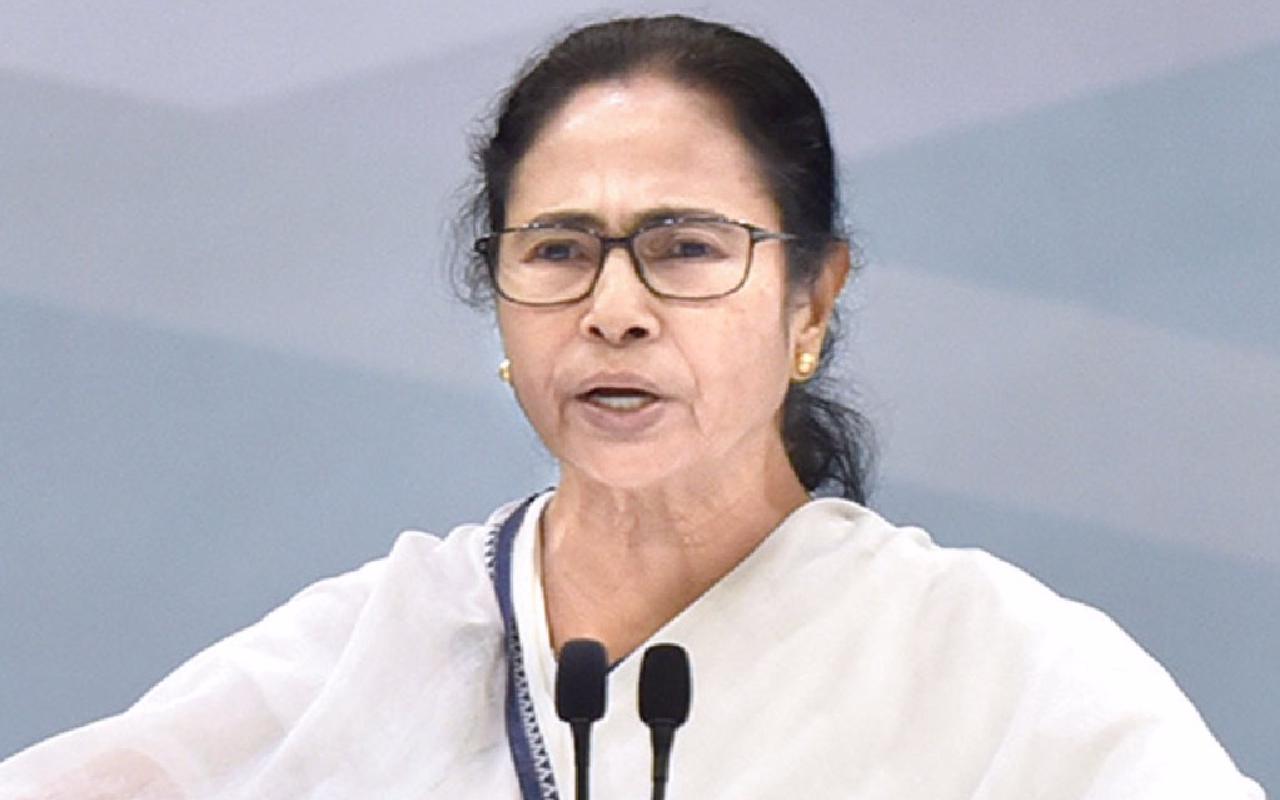 ममता बनर्जी ने भाजपा पर लगाए आरोप, बोली- फर्जी वोटरों की मदद से दिल्ली में जीती