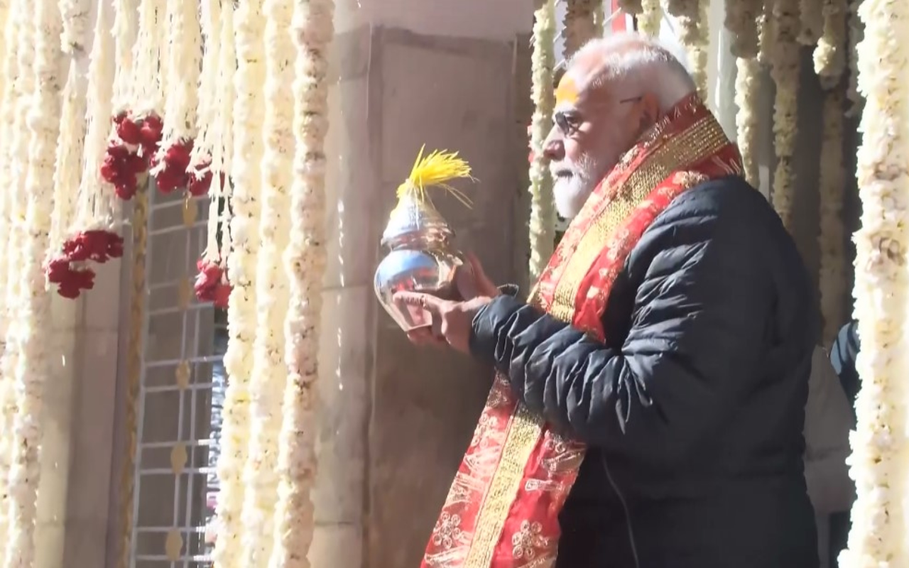 उत्तराखंड दौरे पर PM मोदी, मुखवा में गंगा पूजा की, बोले- ये भूमि, हमारी देवभूमि आध्यात्मिक ऊर्जा से भरी है