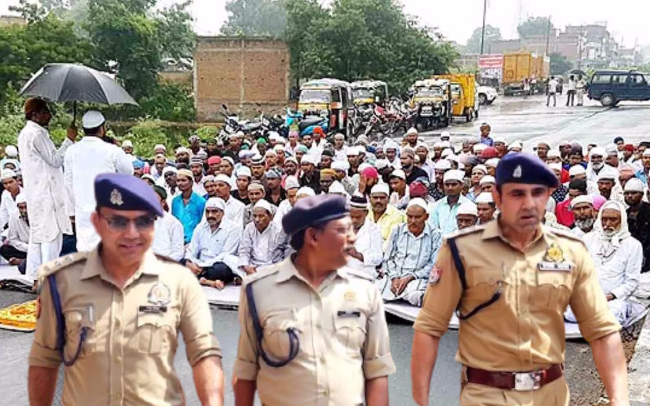 सड़कों और छतों पर क्यों नही पढ़ सकते नमाज, ASP ने बताया... देखे वीडियो