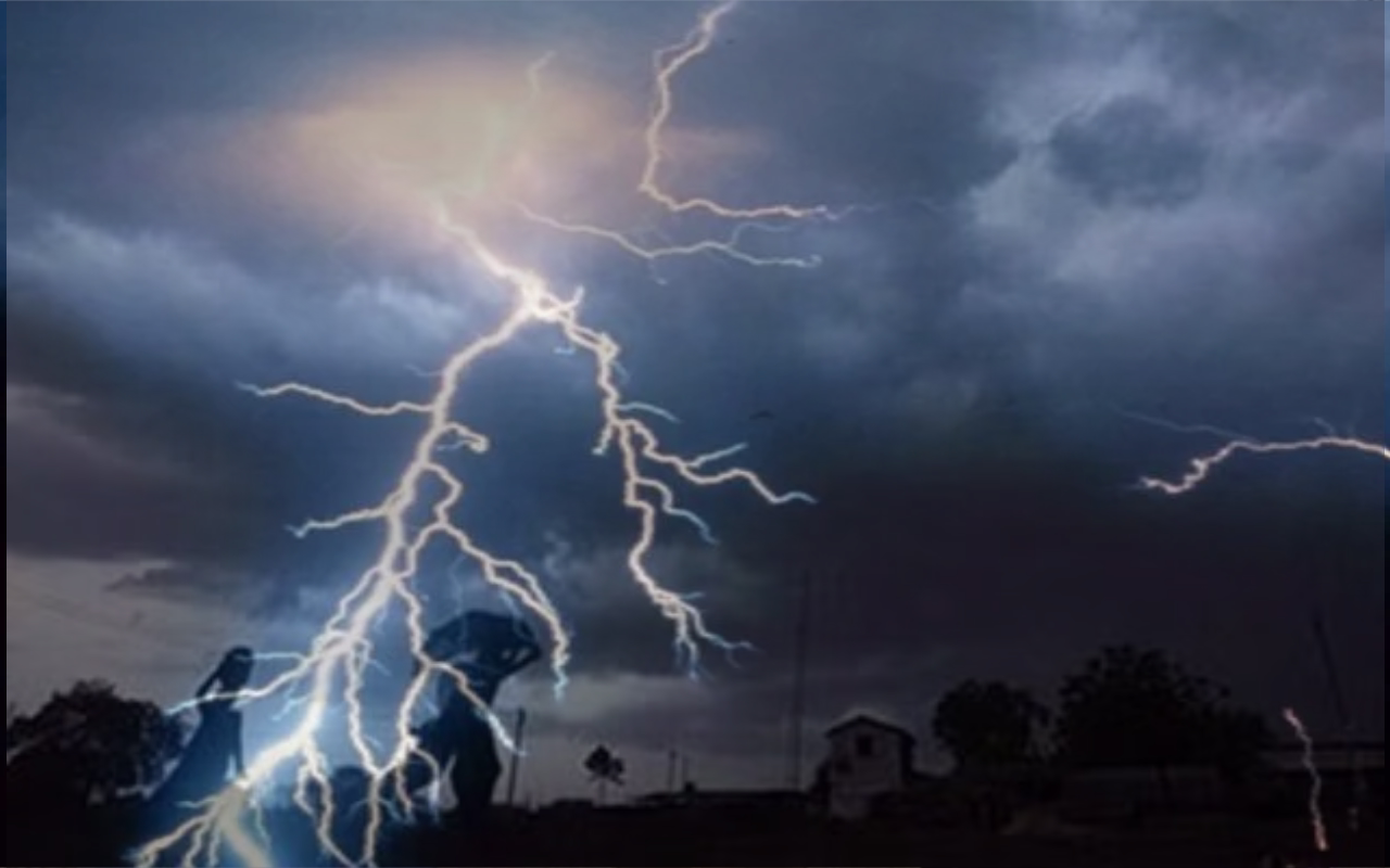 यूपी-बिहार में आसमानी कहर, 83 लोगो की मौतें, कई राज्यों में हीटवेव का अलर्ट