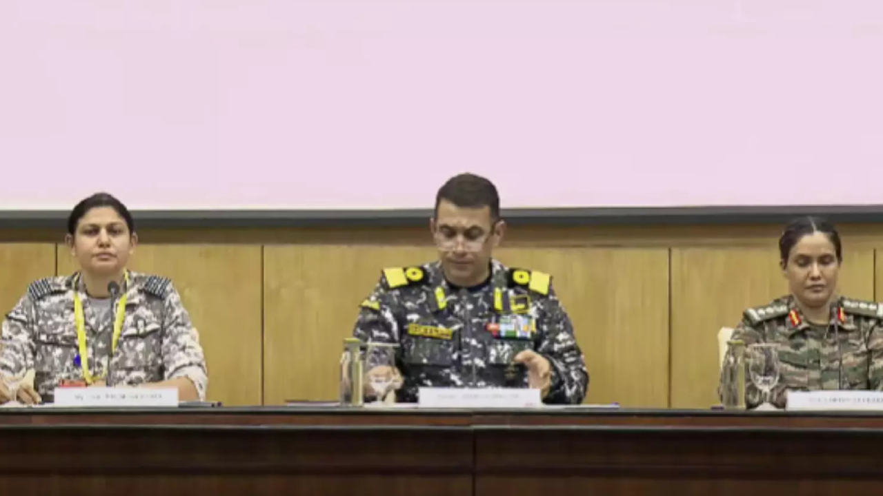 सीजफायर के बाद रक्षा मंत्रालय की प्रेस कॉन्फ्रेंस, ऑफिसर का बड़ा बयान, कहा-अगर फिर हमला हुआ तो मुंहतोड़ जवाब देंगे