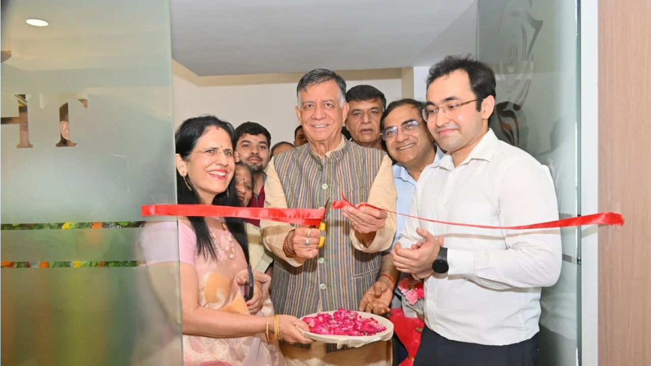 Kanpur: विधानसभा अध्यक्ष सतीश महाना ने किया सुनेत्रा द कॉर्निया क्लीनिक का शुभारंभ