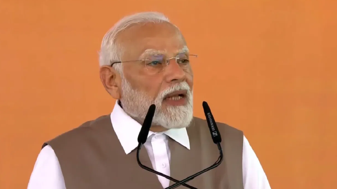 दुश्मनों पर गरजें 'पीएम मोदी' के बोल! कनपुरियां स्टाइल में पाक को दी चेतावनी, वीडियो वायरल