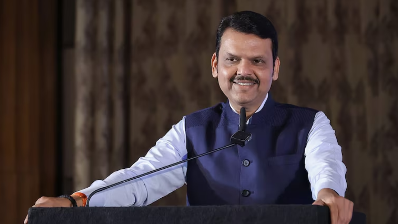 बेगानी शादी में अब्दुल्ला दीवाना... CM फडणवीस ने क्यों कही यें बात !  जानें पूरा मामला