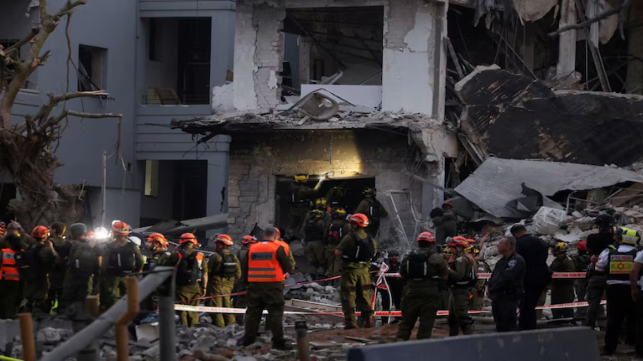 जल्द वहां से निकले... ईरान-इजराइल संघर्ष के बीच भारतीय दूतावास की ए़डवाइजरी जारी