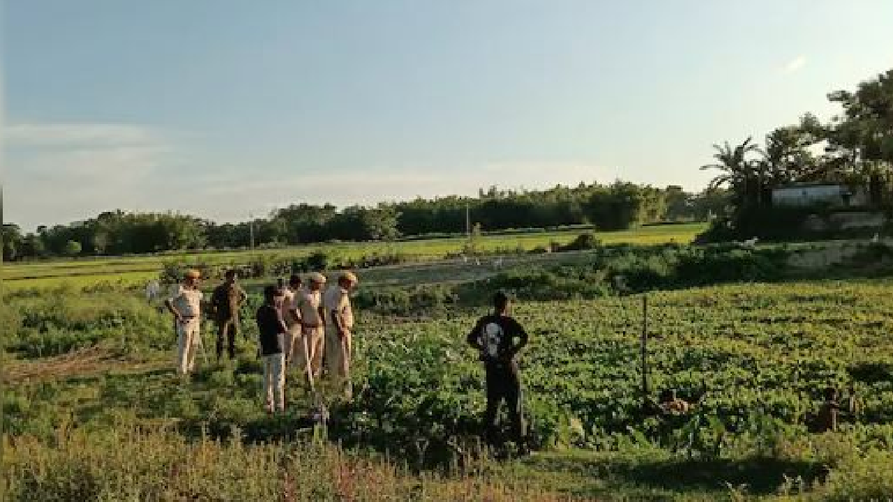 बिहार मे परिवार के 5 लोगों की हत्या, अधजले मिले शव, कई थानों की पुलिस पहुंची