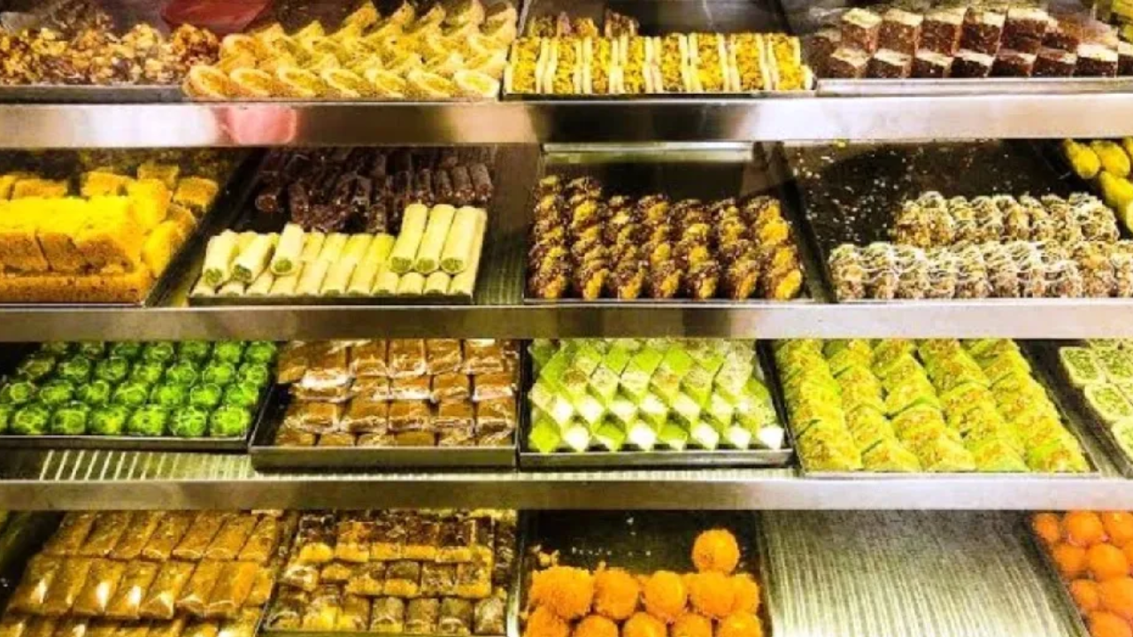 रक्षाबंधन पर मिलावटी मिठाइयों से रहें सावधान: ऐसे करें पहचान