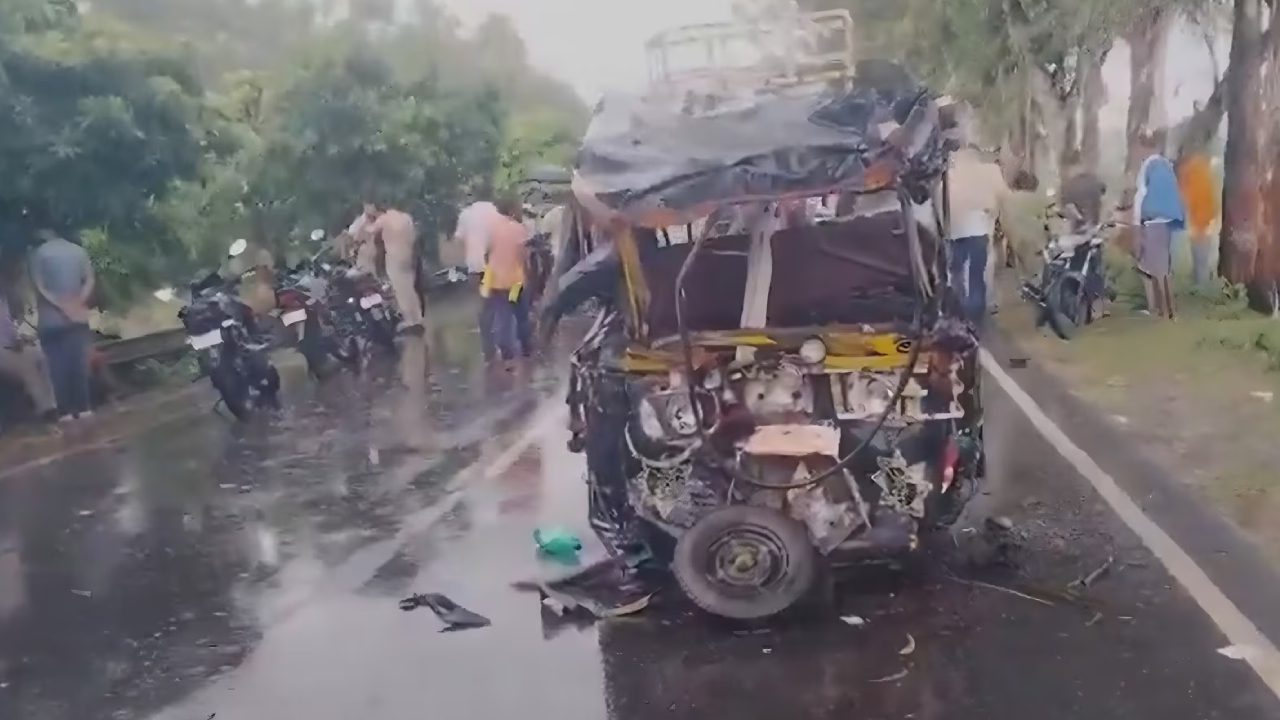 पटना में ट्रक-ऑटो की भीषण टक्कर, 9 लोगों की मौत, कई घायल