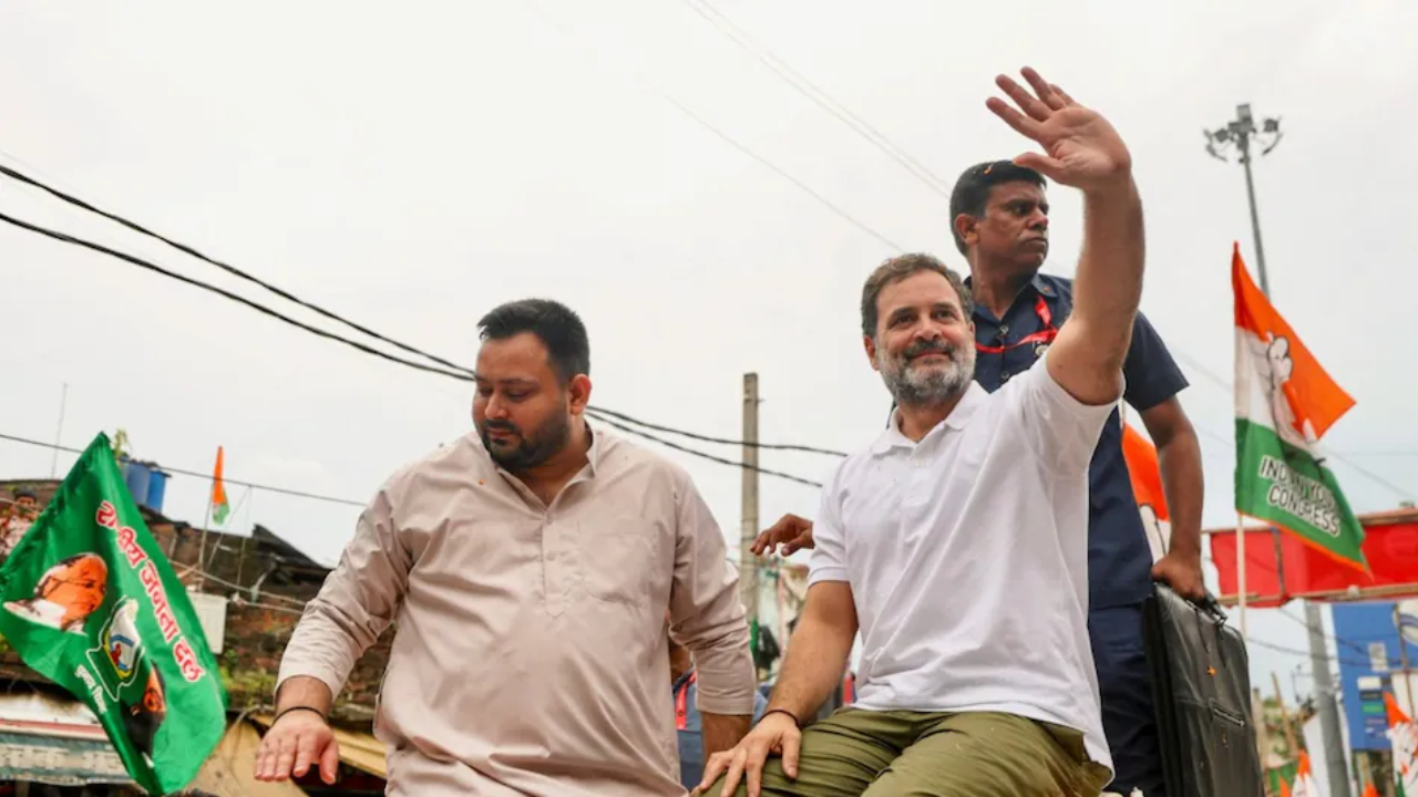 भोजपुर में राहुल-तेजस्वी, लौंडा नाच के साथ स्वागत हुआ भव्य स्वागत