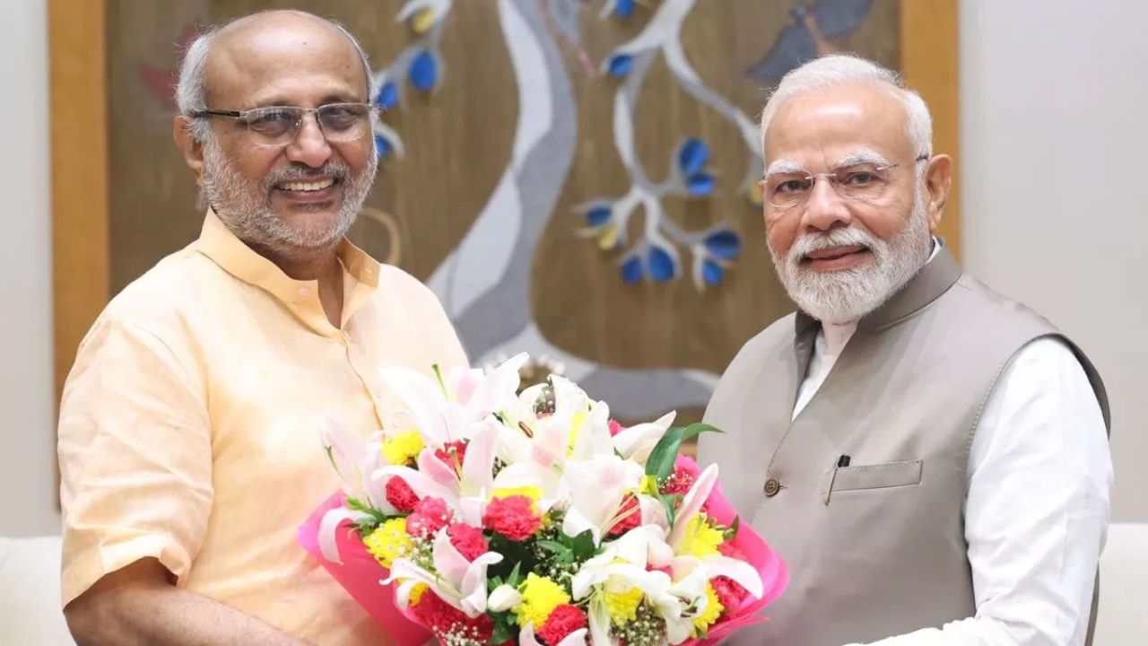 भारत के 15वें उपराष्ट्रपति बने सीपी राधाकृष्णन, बी. सुदर्शन रेड्डी को 152 मतों के अंतर से हराया