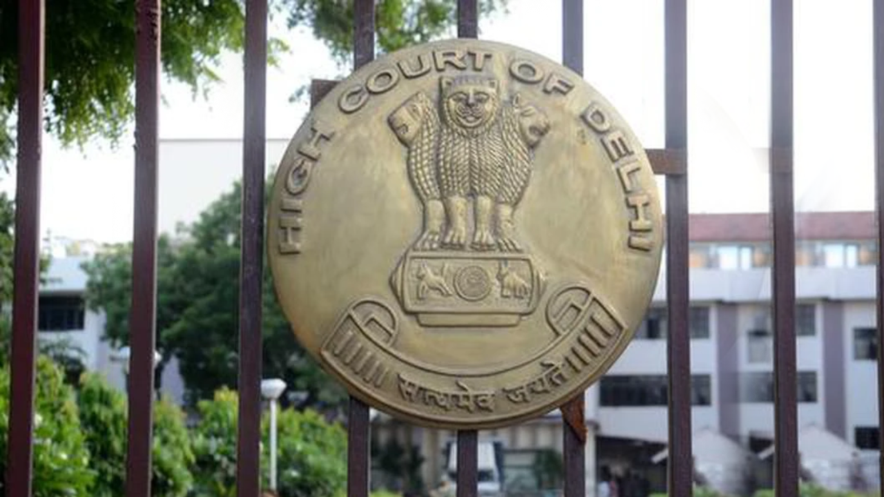 दिल्ली हाईकोर्ट में 3 बम की धमकी: परिसर खाली, तलाशी जारी