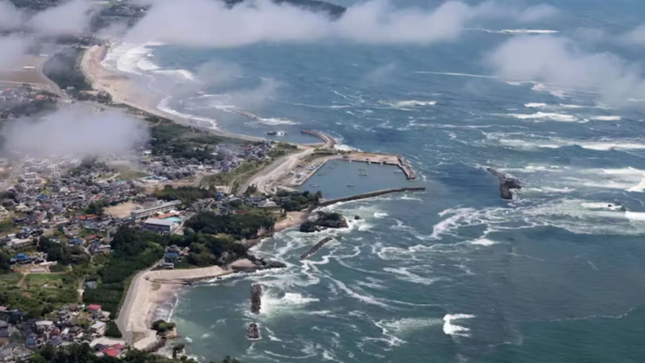 रूस के कामचटका में 7.4 तीव्रता का भूकंप, सुनामी की चेतावनी रद्द