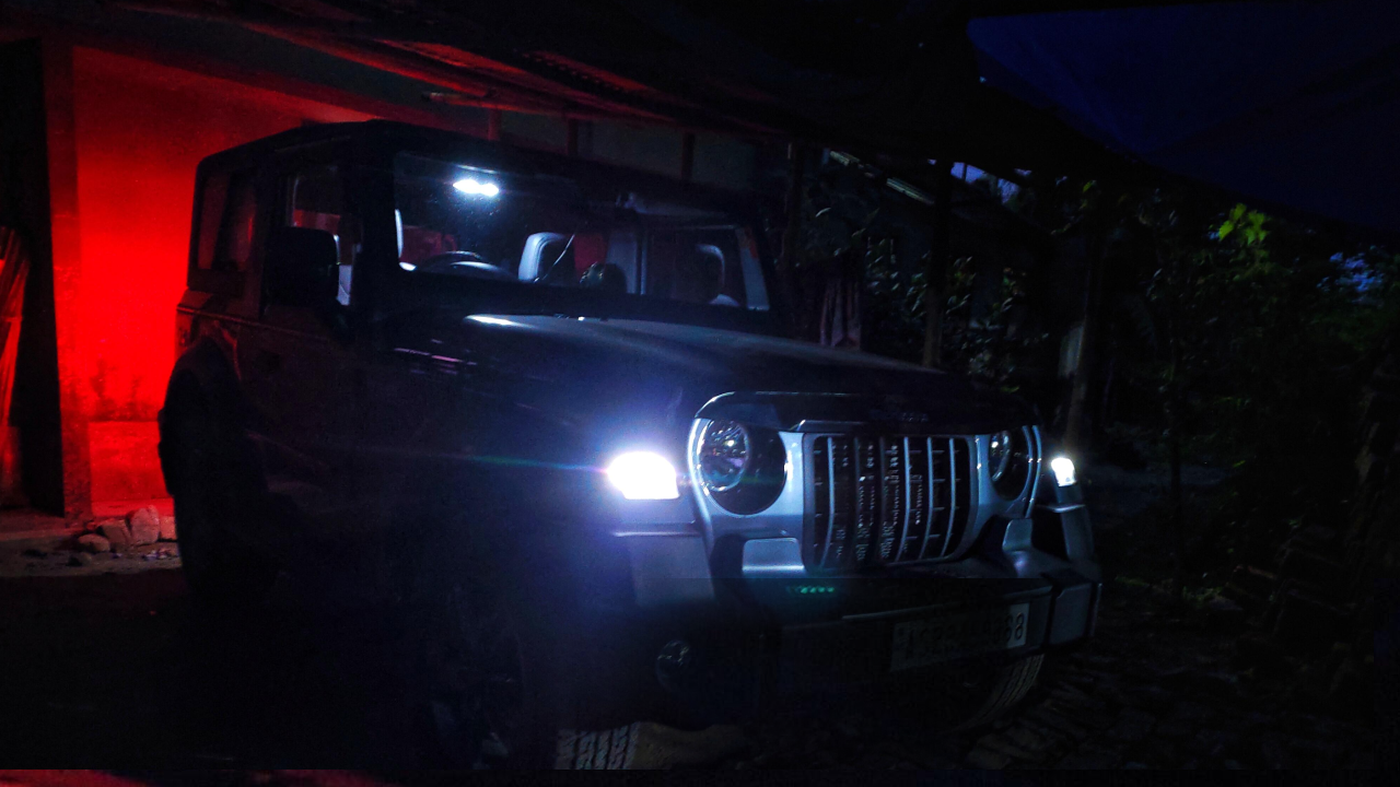 लखनऊ में तेज रफ्तार थार का कहर: ई-ऑटो को रौंदा, 2 युवकों की दर्दनाक मौत, 6 घायल