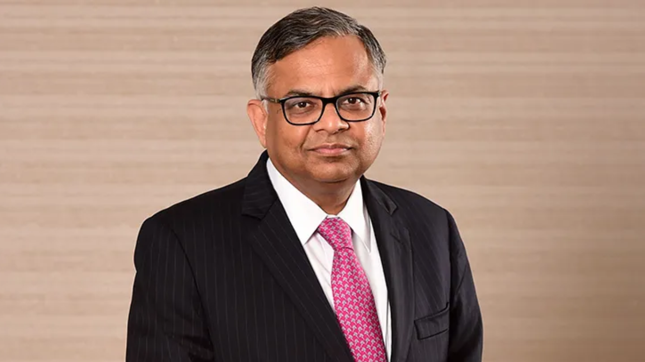 टाटा संस में पहली बार रिटायरमेंट पॉलिसी बदली, चंद्रशेखरन को मिला एक्सटेंशन Till 2032