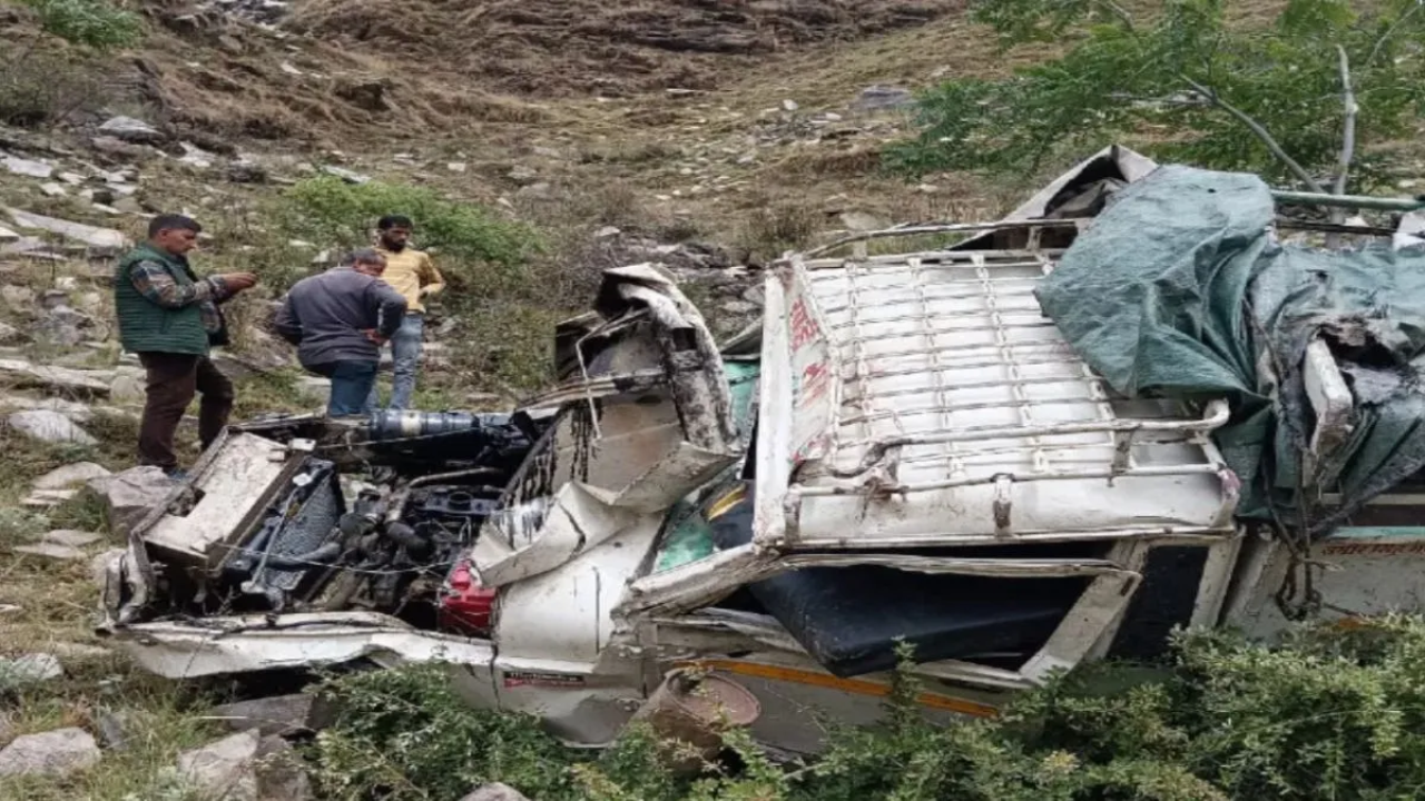 Maharastra: नंदुरबार हादसे में मचा कोहराम, खाई में गिरने से 8 श्रद्धालुओं की मौत, घायलों का इलाज जारी