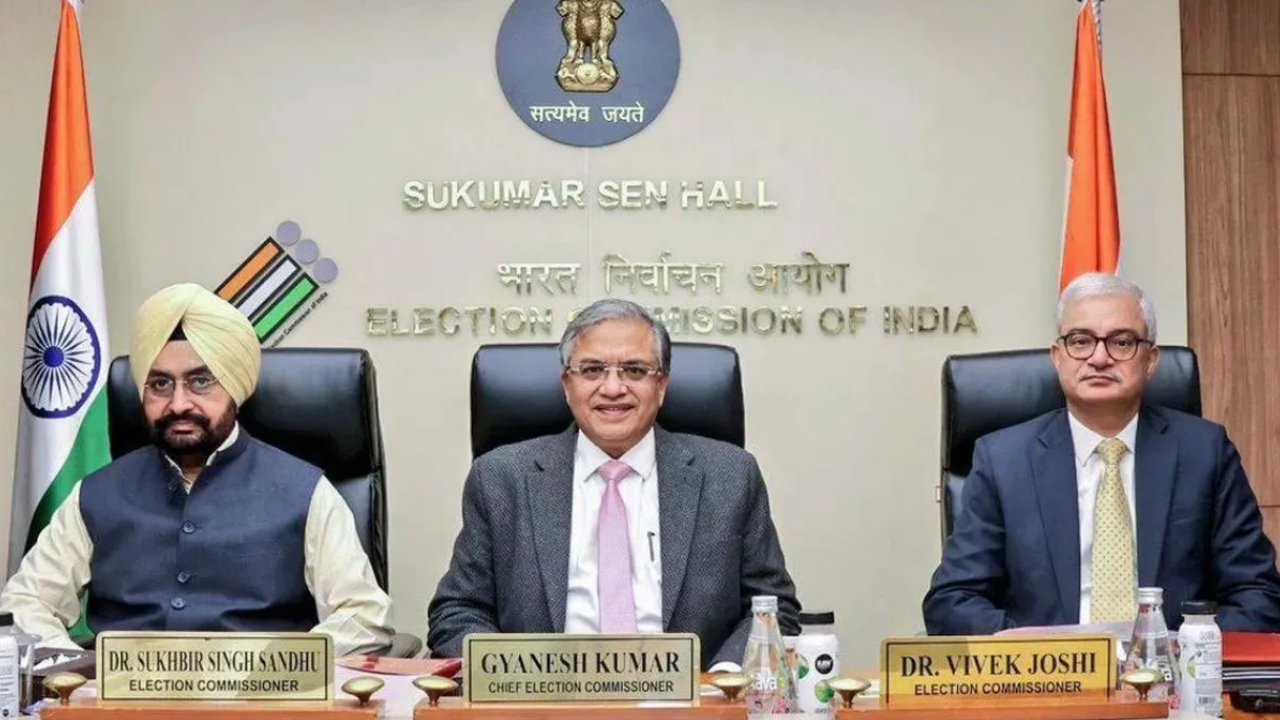 बिहार की तर्ज पर 12 राज्यों में SIR अभियान: चुनाव आयोग का बड़ा ऐलान, आज रात से फ्रीज होगी वोटर लिस्ट!