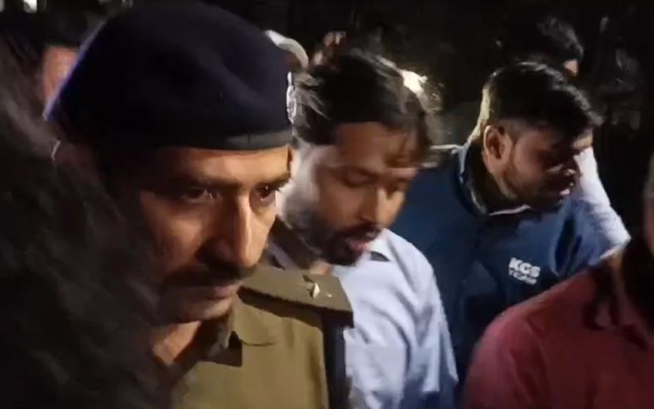 छात्रों के समर्थन पर नपे खान सर, पुलिस ने लिया हिरासत में, सामने आया ये बड़ा अपडेट