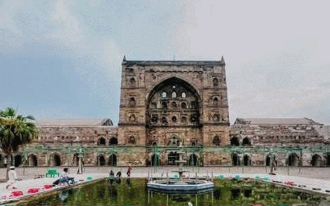 UP में नहीं थम रहा मंदिर-मस्जिद विवाद पर उबाल, अब सामने आया अटाला मस्जिद पर ये बड़ा अपडेट
