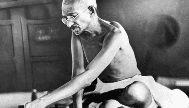 गांधी जी की सोच: क्या आज कमज़ोर पड़ी है या और भी मज़बूत?