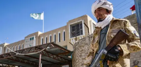 अफगानिस्तान–पाकिस्तान तनाव किस दिशा में है ?