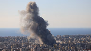 सऊदी अरब और कुवैत के दूतावासों में न जाने की अमेरिकी हिदायत