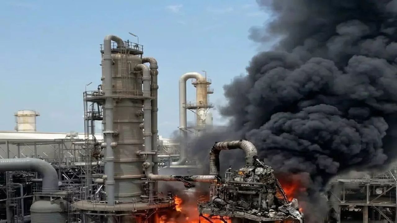 मिसाइलों की मार से कांपा गैस बाजार, कतर का सबसे बड़ा प्लांट ठप, अब दुनिया पर कितना पड़ेगा असर ?