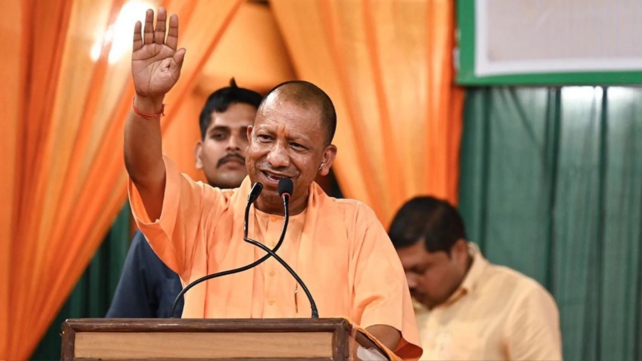 यूपी में नौकरियों की बारिश, 81000 भर्ती का ऐलान, क्या युवाओं के सपनों को मिलेगी नई उड़ान?