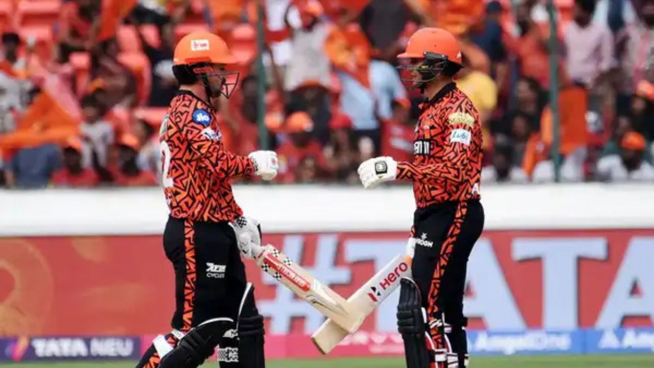 पावरप्ले में 100 पार, अभिषेक-हेड का तूफान, रिकॉर्ड्स की बारिश से दहला पंजाब