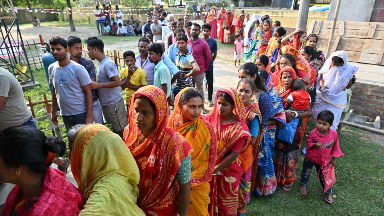 री-पोल के बीच बढ़ा तनाव, धमकियों के आरोप से गरमाया माहौल, 15 बूथों पर दोबारा वोटिंग और सियासत तेज