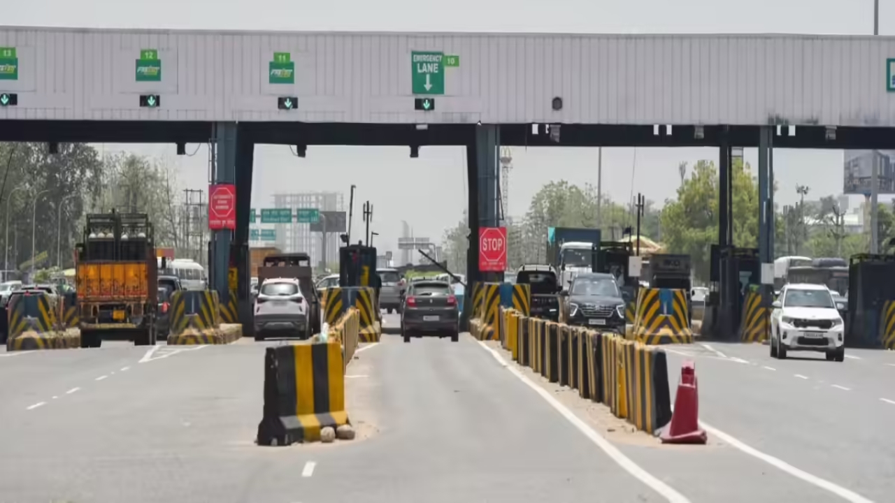 NHAI के नए टोल नियम ने बढ़ाई हलचल, 72 घंटे में भुगतान नहीं किया तो देना पड़ेगा दोगुना टैक्स, पढ़ें अपडेट