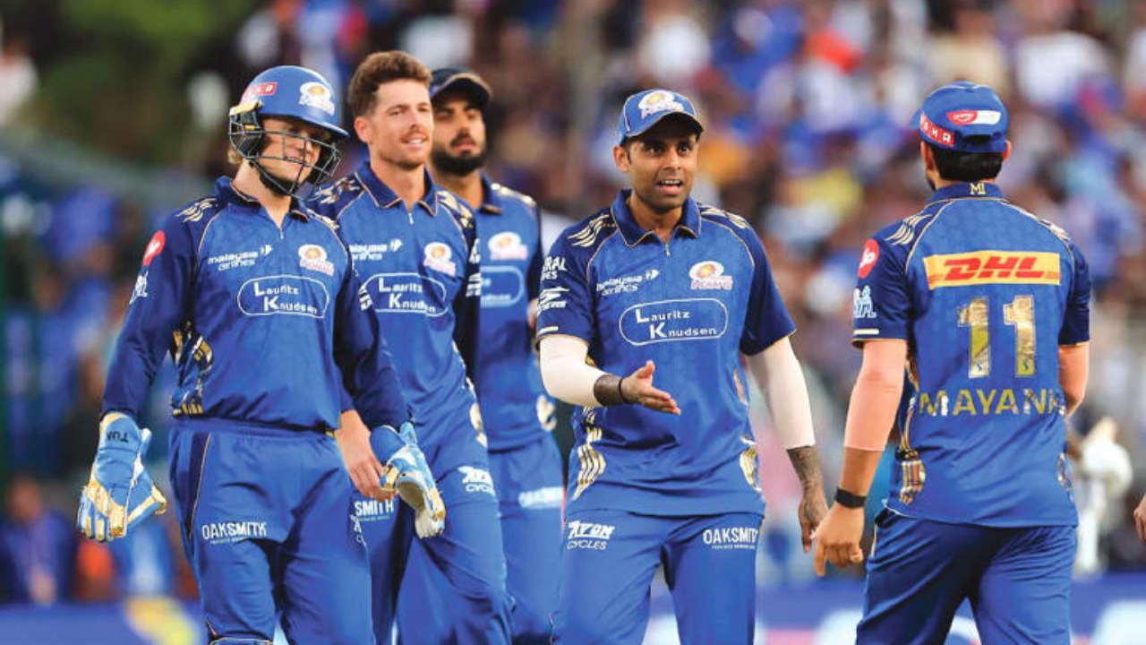 मुंबई इंडियंस का सबसे बुरा दौर, 6 साल से ट्रॉफी गायब, CSK-RCB ने भी किया क्लीन स्वीप, अब आगे क्या ?
