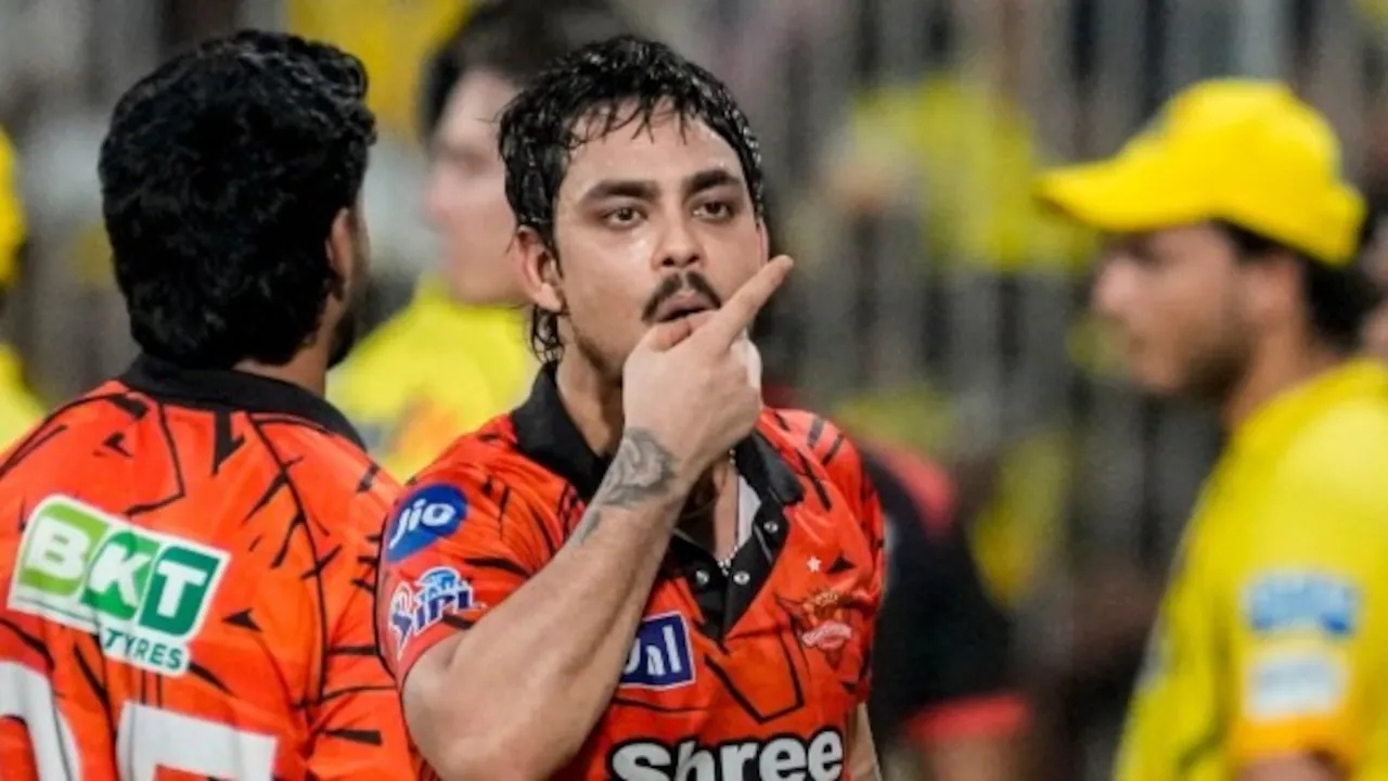 धोनी के सामने ईशान की ‘सीटी’, जीत के बाद मचा सोशल मीडिया पर बवाल, जानिए क्या किया था ?