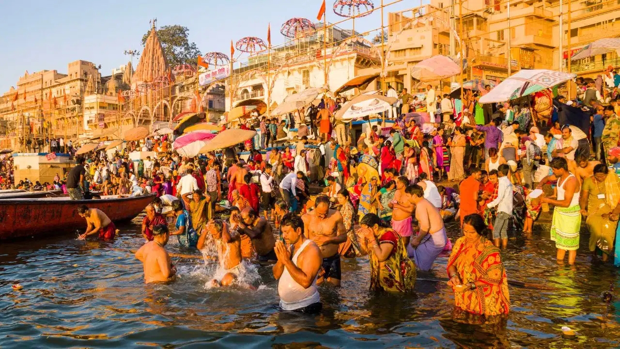 गंगा दशहरा पर भूलकर भी न करें ये गलतियां, वरना अधूरा रह सकता है स्नान का फल