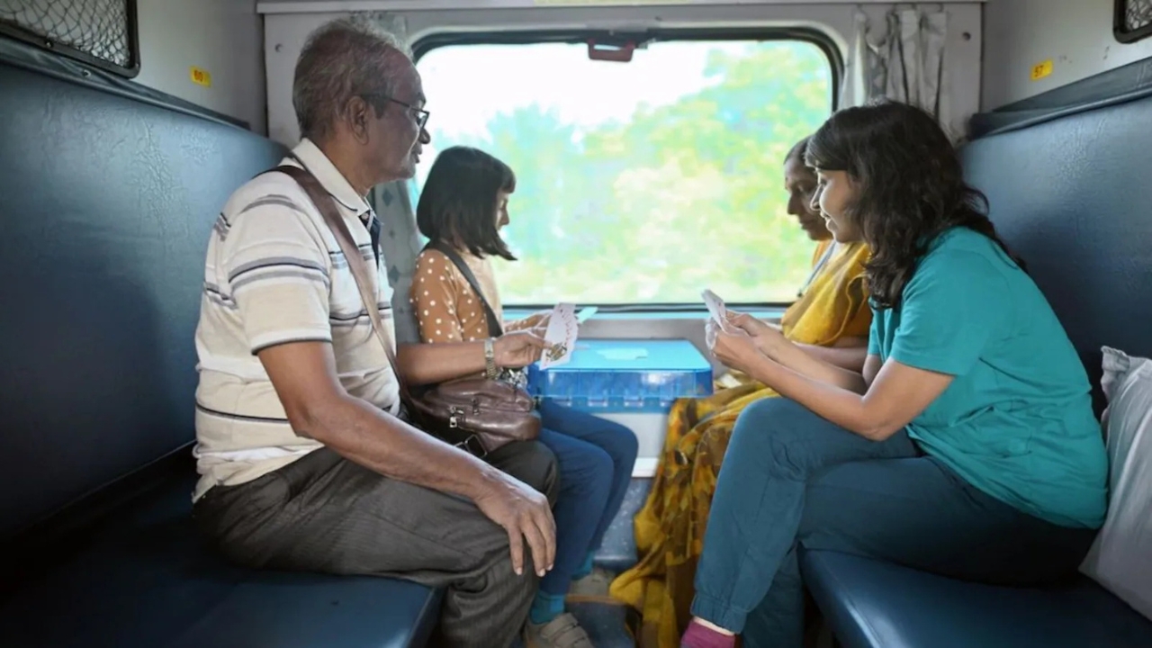 ट्रेन में लोअर बर्थ चाहिए, जानिए महिलाओं और बुजुर्गों के लिए रेलवे का खास नियम