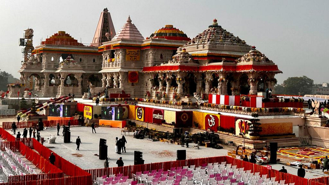 राम मंदिर चढ़ावा विवाद में नया मोड़, 4 लोगों की हिरासत से बढ़े सवाल, क्या अखिलेश का दावा सही, पढ़ें एक क्लिक में
