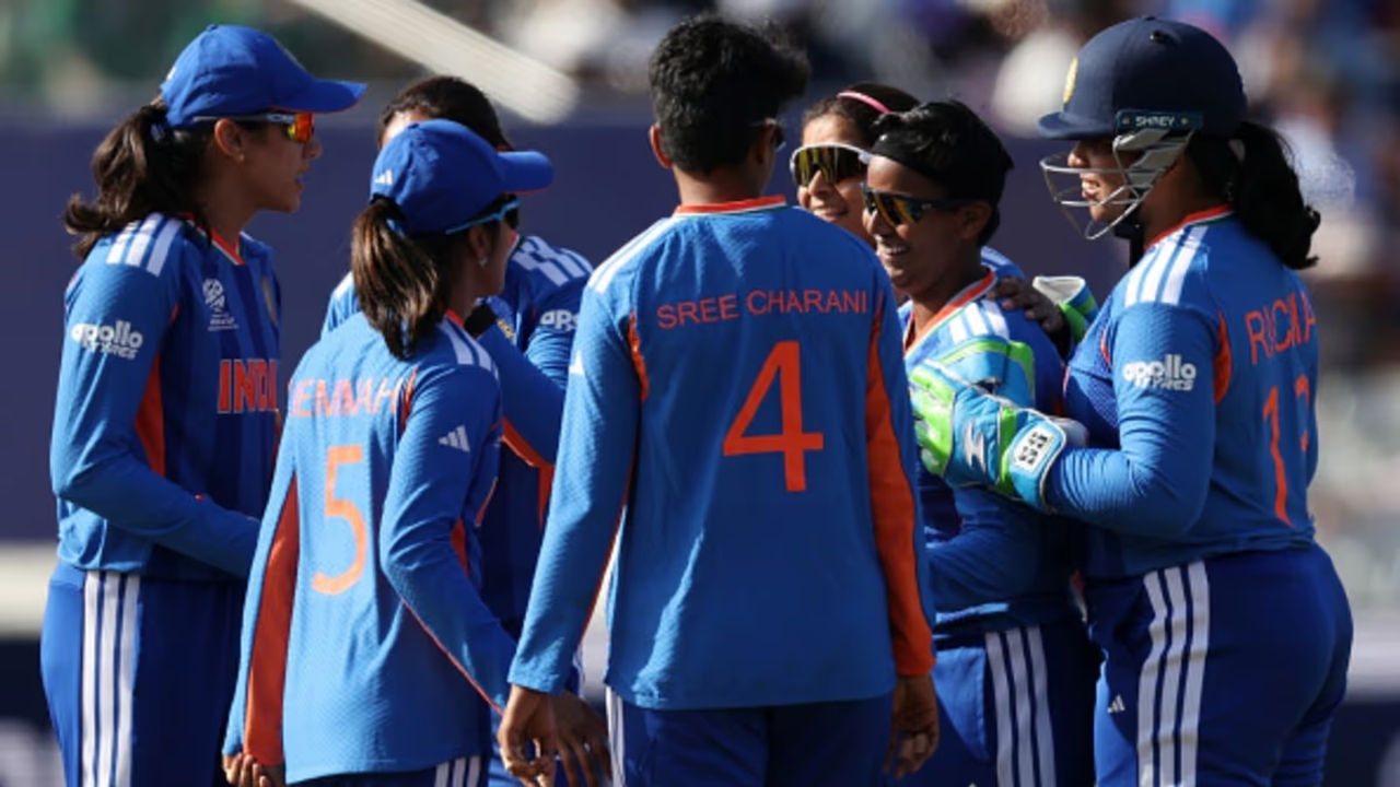 ICC रैंकिंग में भारतीय गेंदबाजों का धमाका, श्री चरणी नंबर-2 पर पहुंचीं, दीप्ति शर्मा ने भी टॉप-5 में बनाई जगह