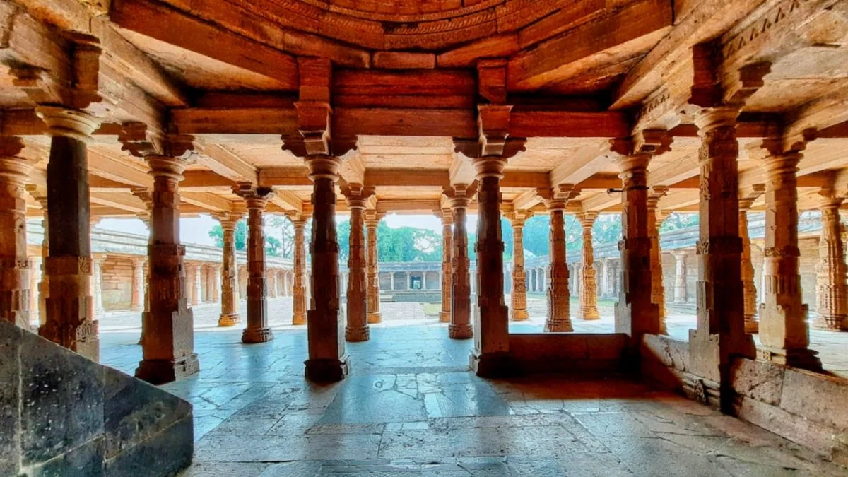 सुप्रीम कोर्ट का अंतरिम आदेश, भोजशाला के पास शुक्रवार को नमाज पढ़ सकेंगे मुस्लिम