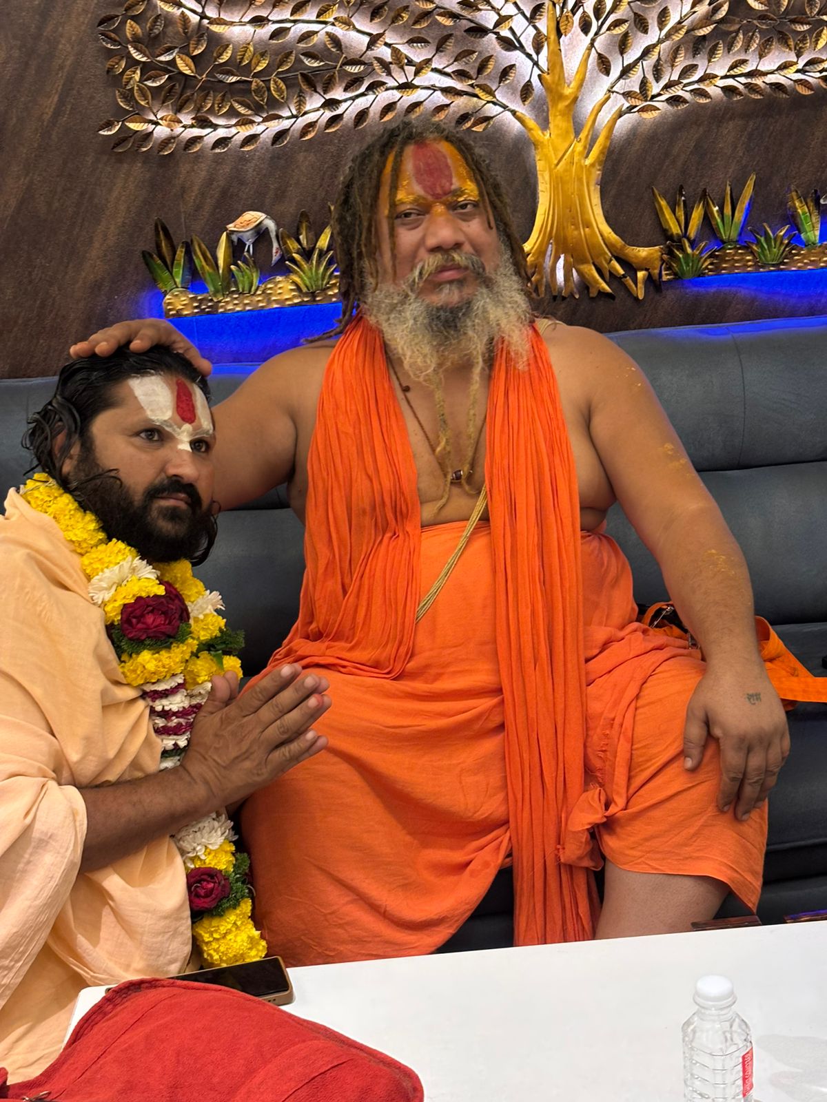 धर्म के नाम पर आडंबर पर अयोध्या से महर्षि एकनाथ महाराज का बड़ा प्रहार