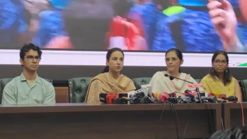 घायल पुलिस वालों के परिजन पहुंचे सुप्रीमकोर्ट, कैसे वापस होंगे जेन-जी के मुकदमे